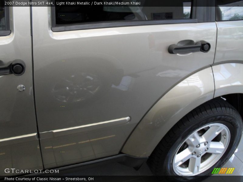 Light Khaki Metallic / Dark Khaki/Medium Khaki 2007 Dodge Nitro SXT 4x4