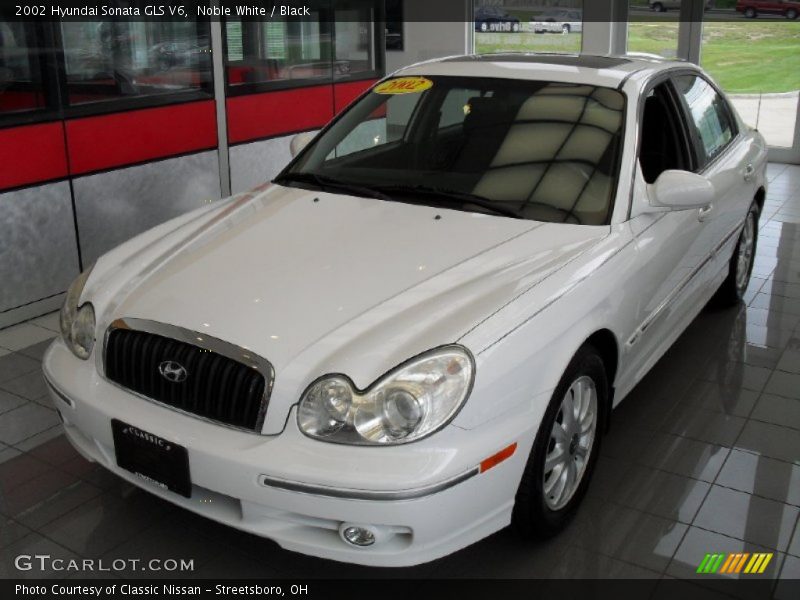 Noble White / Black 2002 Hyundai Sonata GLS V6