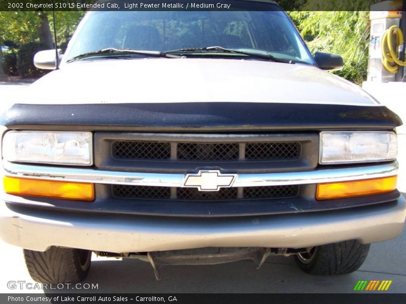 Light Pewter Metallic / Medium Gray 2002 Chevrolet S10 LS Extended Cab