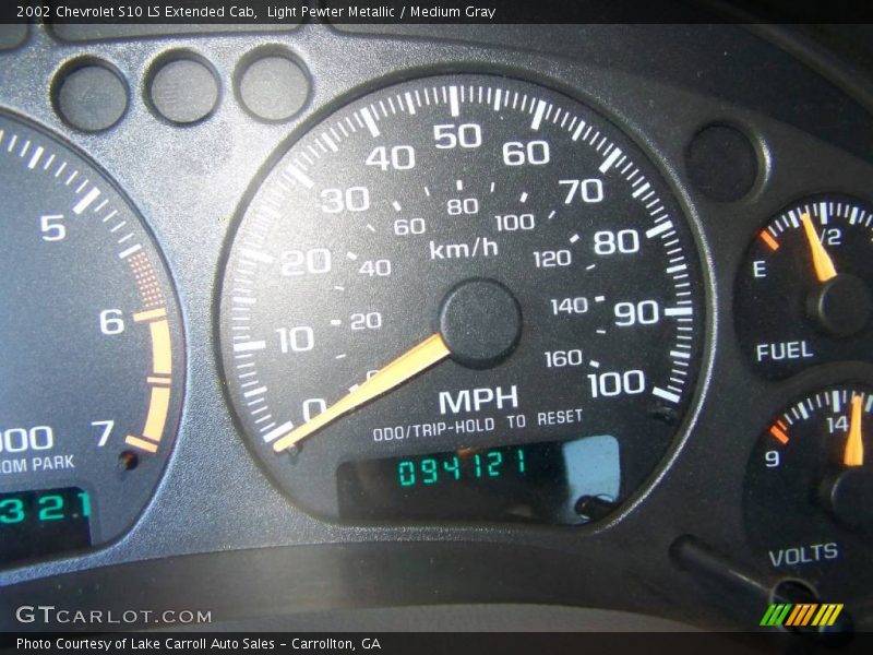 Light Pewter Metallic / Medium Gray 2002 Chevrolet S10 LS Extended Cab