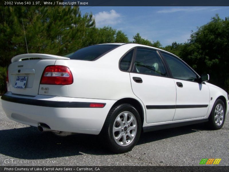 White / Taupe/Light Taupe 2002 Volvo S40 1.9T