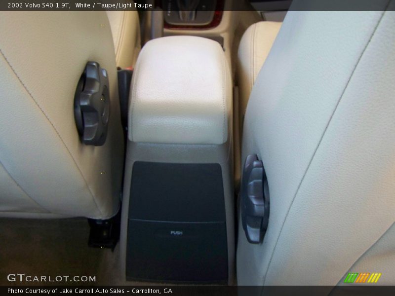 White / Taupe/Light Taupe 2002 Volvo S40 1.9T