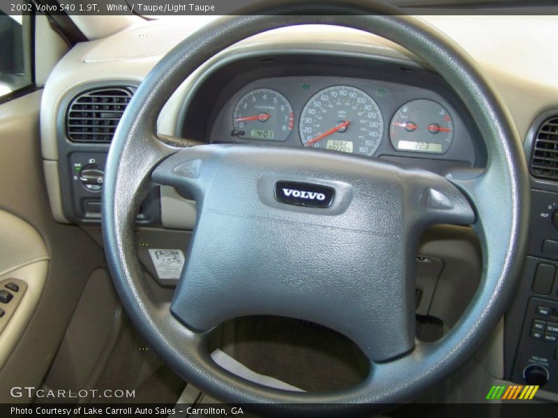 White / Taupe/Light Taupe 2002 Volvo S40 1.9T