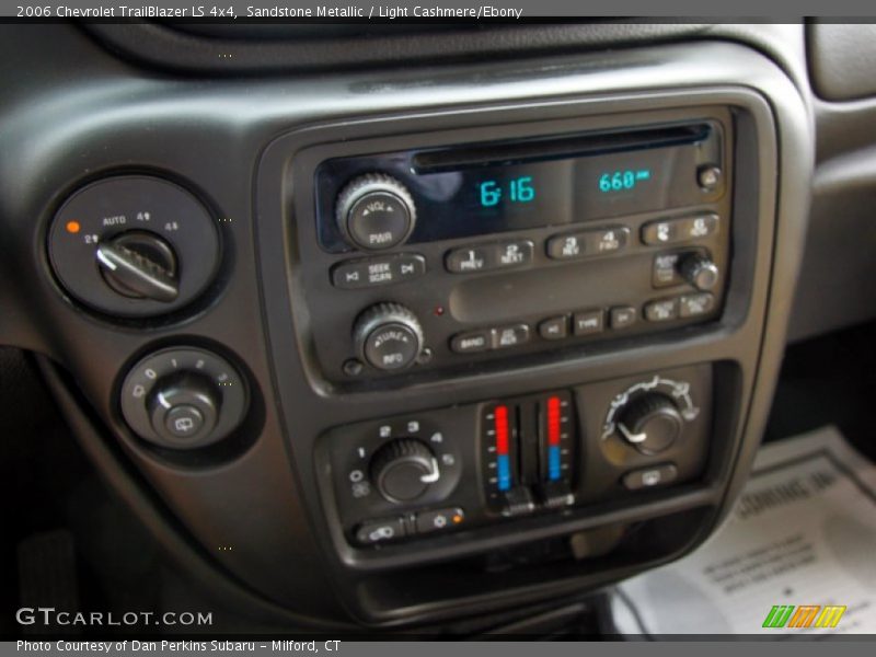 Sandstone Metallic / Light Cashmere/Ebony 2006 Chevrolet TrailBlazer LS 4x4