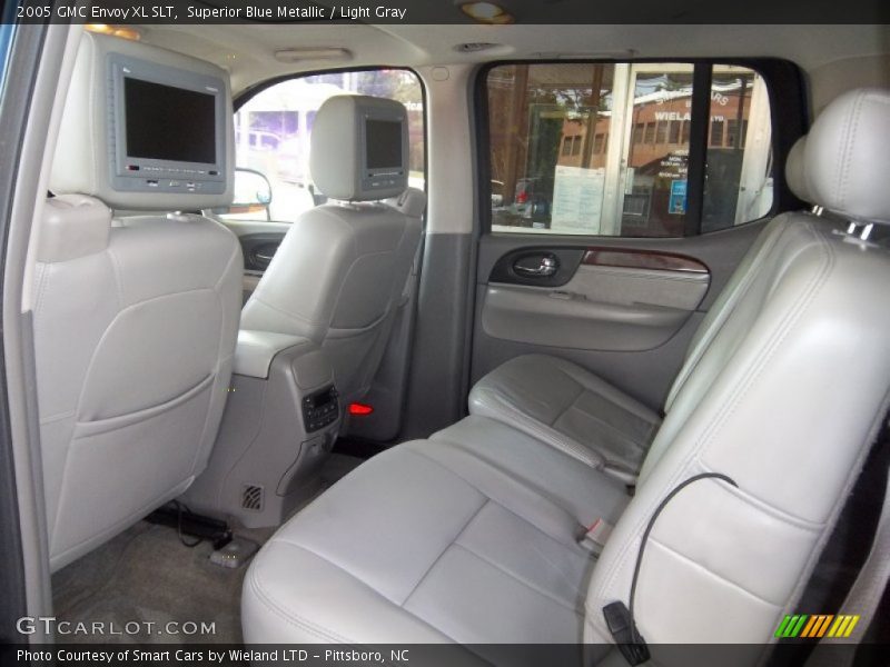  2005 Envoy XL SLT Light Gray Interior