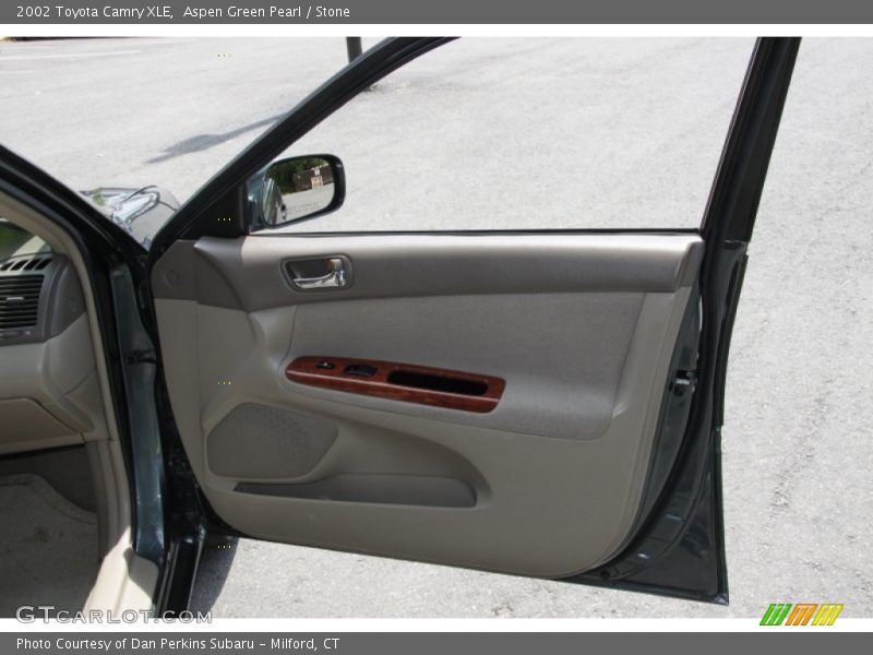 Aspen Green Pearl / Stone 2002 Toyota Camry XLE