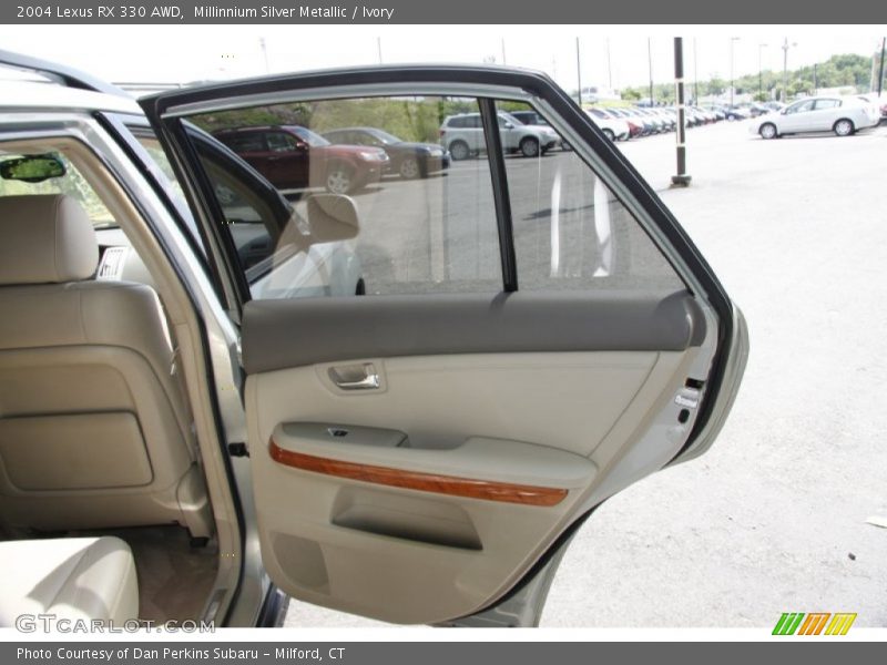 Millinnium Silver Metallic / Ivory 2004 Lexus RX 330 AWD