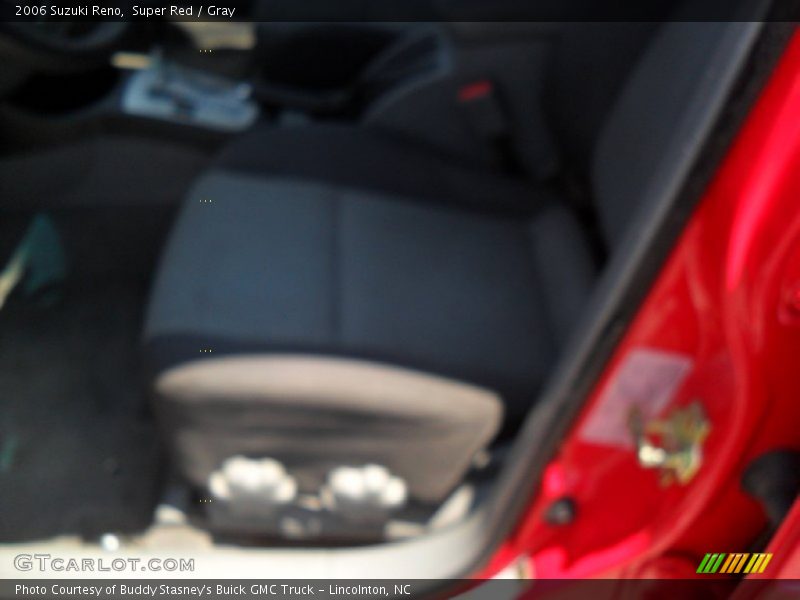 Super Red / Gray 2006 Suzuki Reno