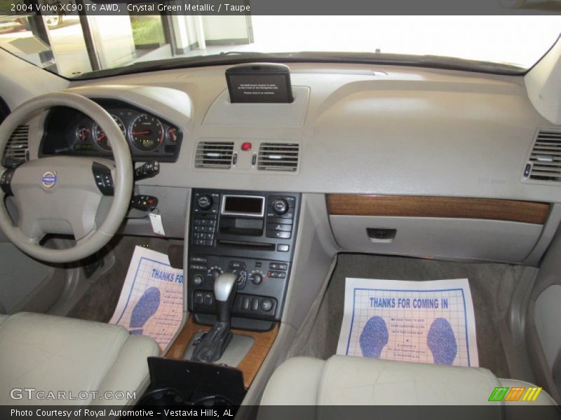 Dashboard of 2004 XC90 T6 AWD