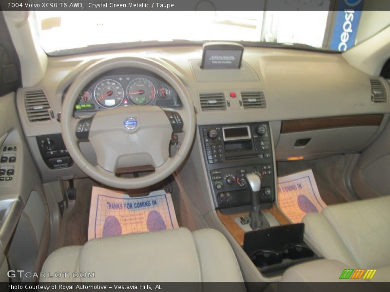 Dashboard of 2004 XC90 T6 AWD