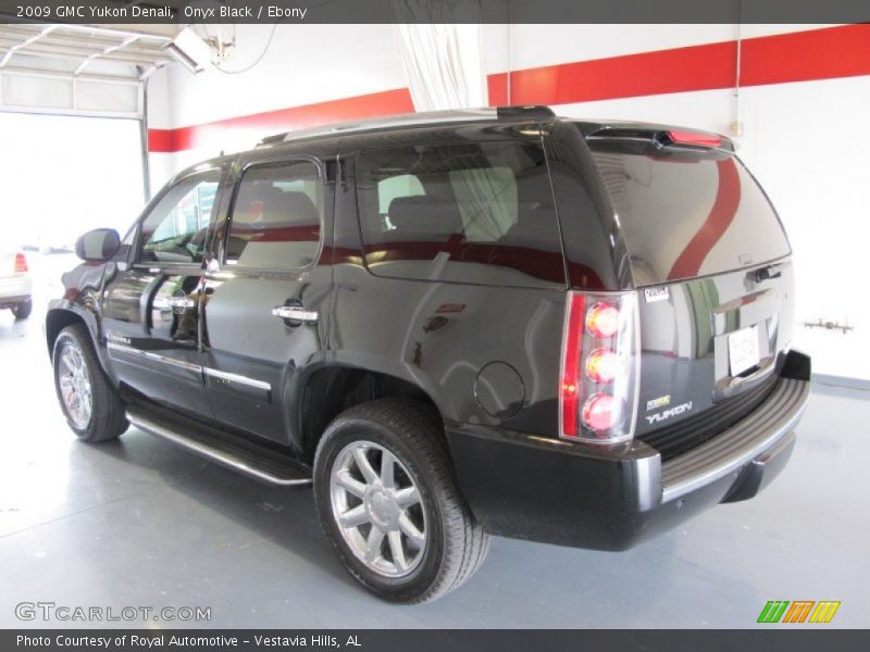 Onyx Black / Ebony 2009 GMC Yukon Denali