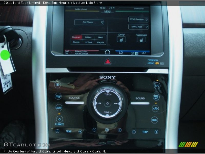 Kona Blue Metallic / Medium Light Stone 2011 Ford Edge Limited