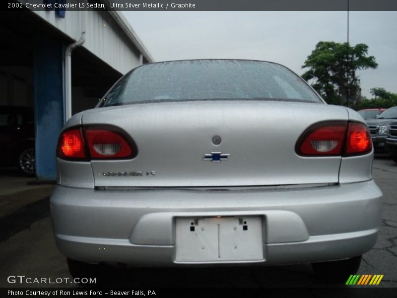 Ultra Silver Metallic / Graphite 2002 Chevrolet Cavalier LS Sedan