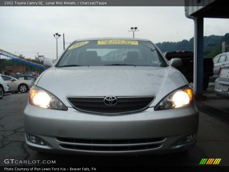 Lunar Mist Metallic / Charcoal/Taupe 2002 Toyota Camry SE