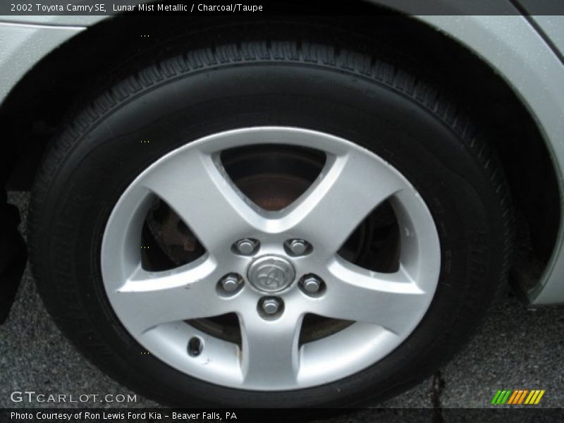 Lunar Mist Metallic / Charcoal/Taupe 2002 Toyota Camry SE