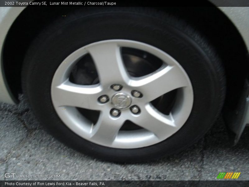 Lunar Mist Metallic / Charcoal/Taupe 2002 Toyota Camry SE