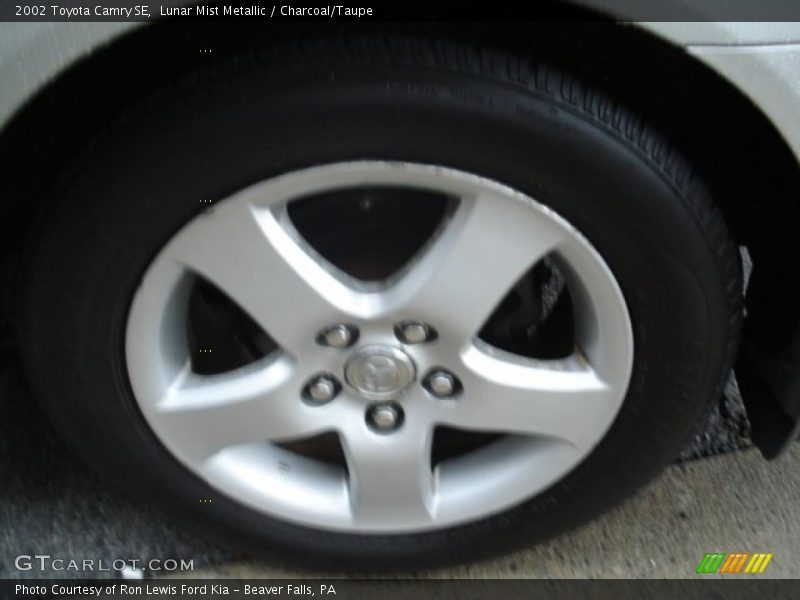 Lunar Mist Metallic / Charcoal/Taupe 2002 Toyota Camry SE