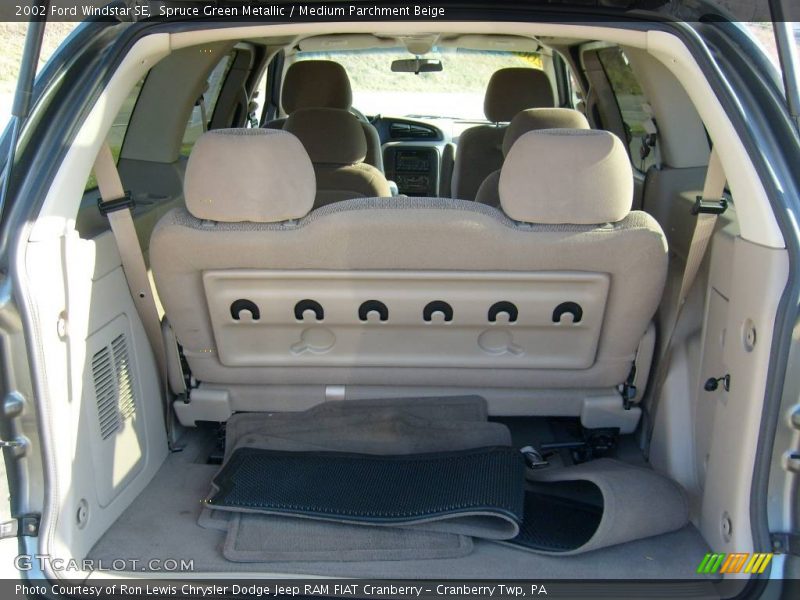 Spruce Green Metallic / Medium Parchment Beige 2002 Ford Windstar SE