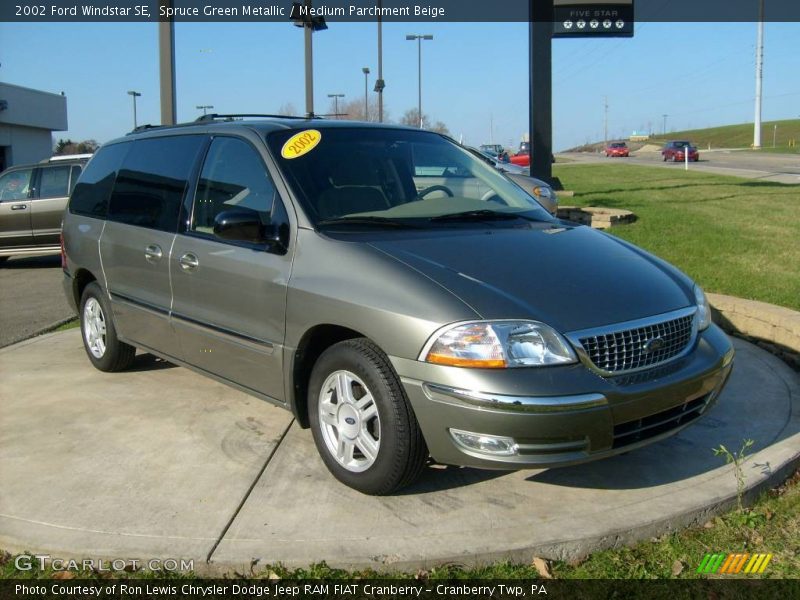 Front 3/4 View of 2002 Windstar SE