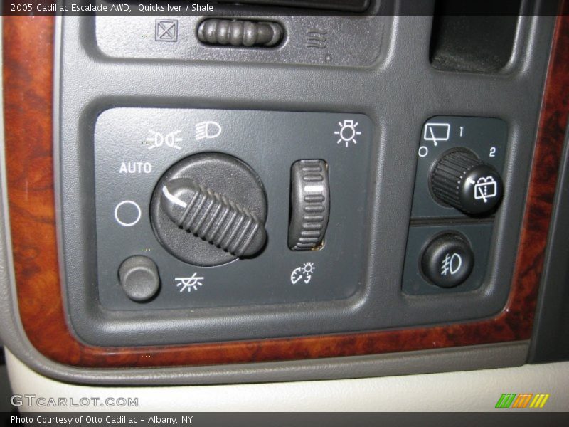 Quicksilver / Shale 2005 Cadillac Escalade AWD