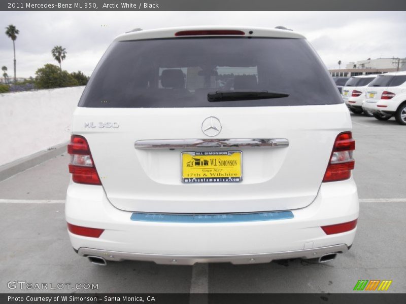 Arctic White / Black 2011 Mercedes-Benz ML 350
