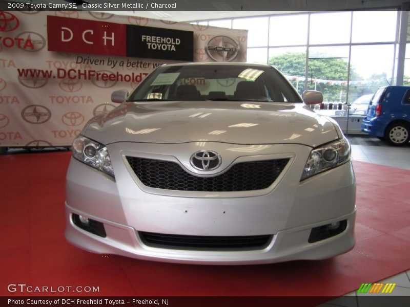 Classic Silver Metallic / Charcoal 2009 Toyota Camry SE