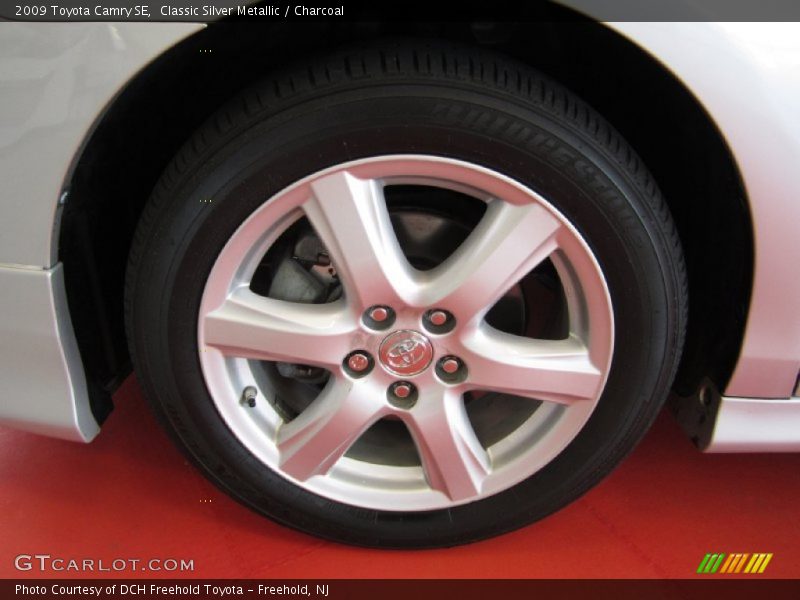 Classic Silver Metallic / Charcoal 2009 Toyota Camry SE
