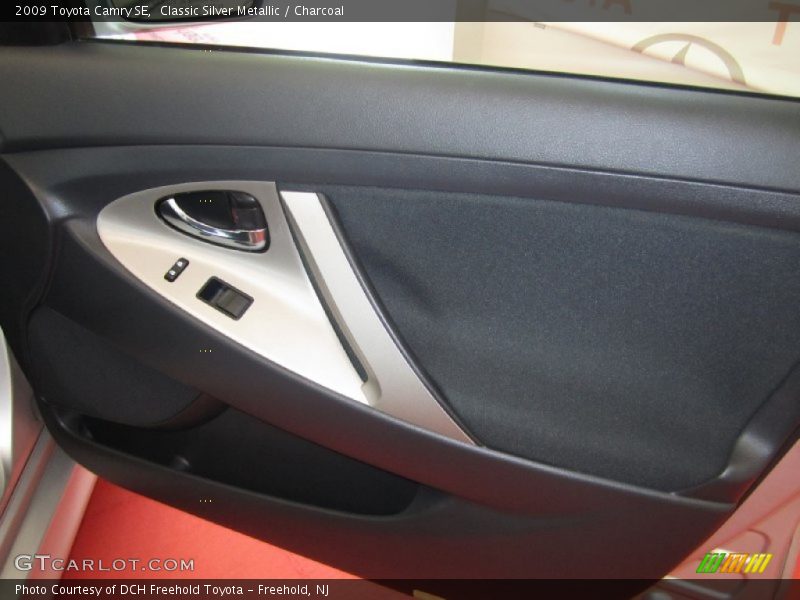 Classic Silver Metallic / Charcoal 2009 Toyota Camry SE