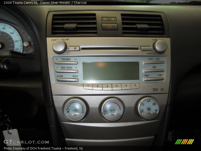 Classic Silver Metallic / Charcoal 2009 Toyota Camry SE