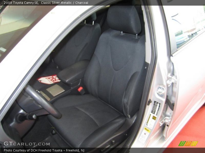 Classic Silver Metallic / Charcoal 2009 Toyota Camry SE