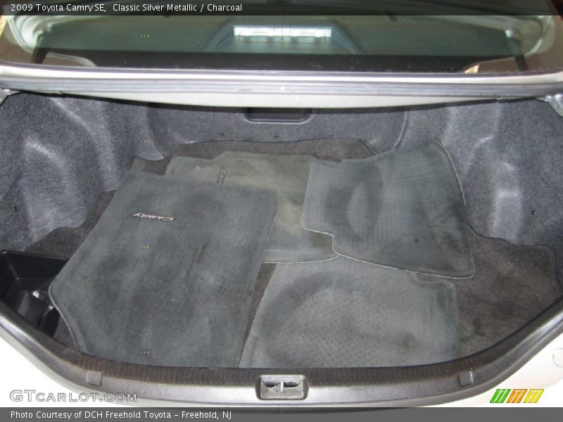 Classic Silver Metallic / Charcoal 2009 Toyota Camry SE