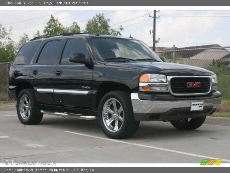 Onyx Black / Neutral/Shale 2005 GMC Yukon SLT