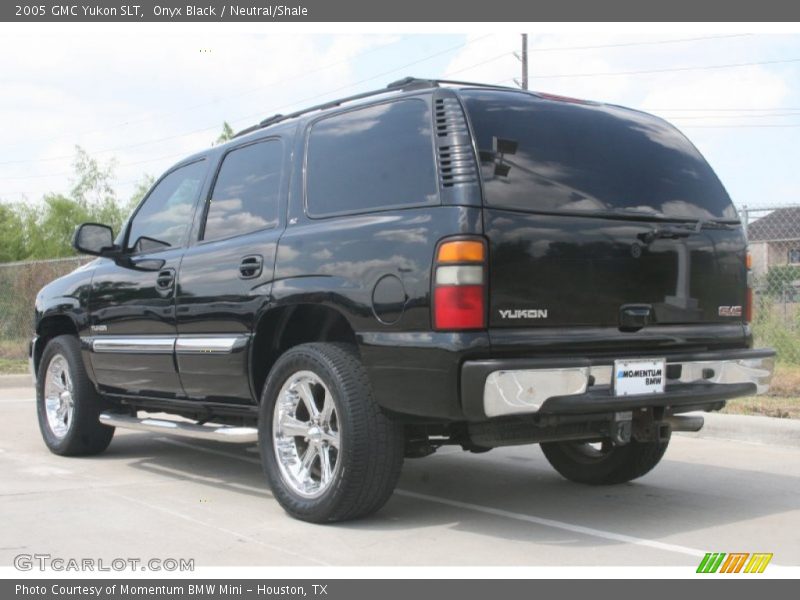 Onyx Black / Neutral/Shale 2005 GMC Yukon SLT