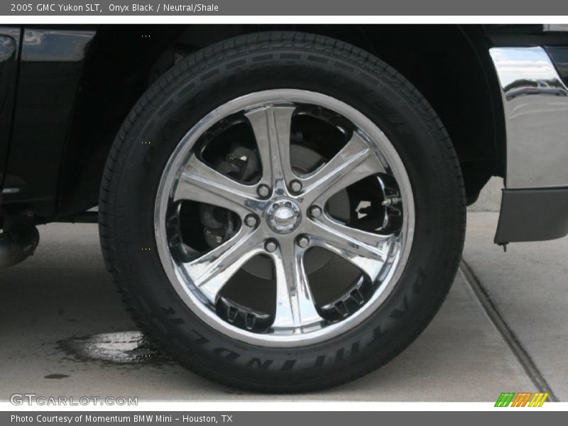 Onyx Black / Neutral/Shale 2005 GMC Yukon SLT