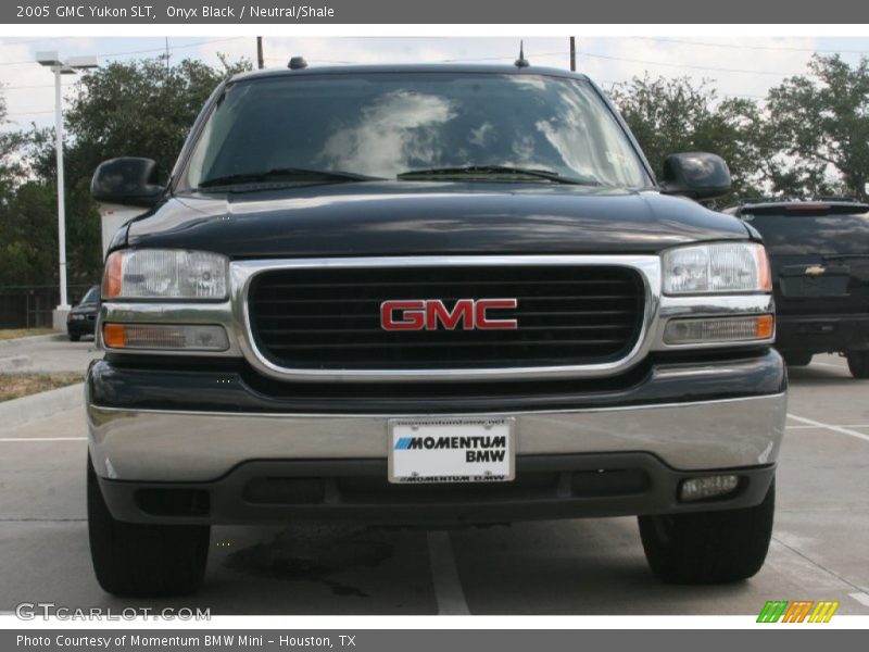 Onyx Black / Neutral/Shale 2005 GMC Yukon SLT