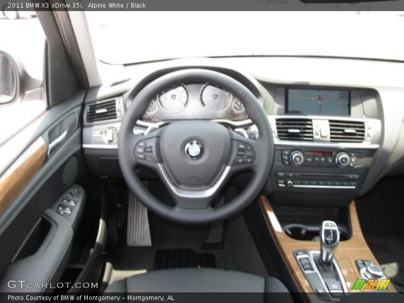 Dashboard of 2011 X3 xDrive 35i