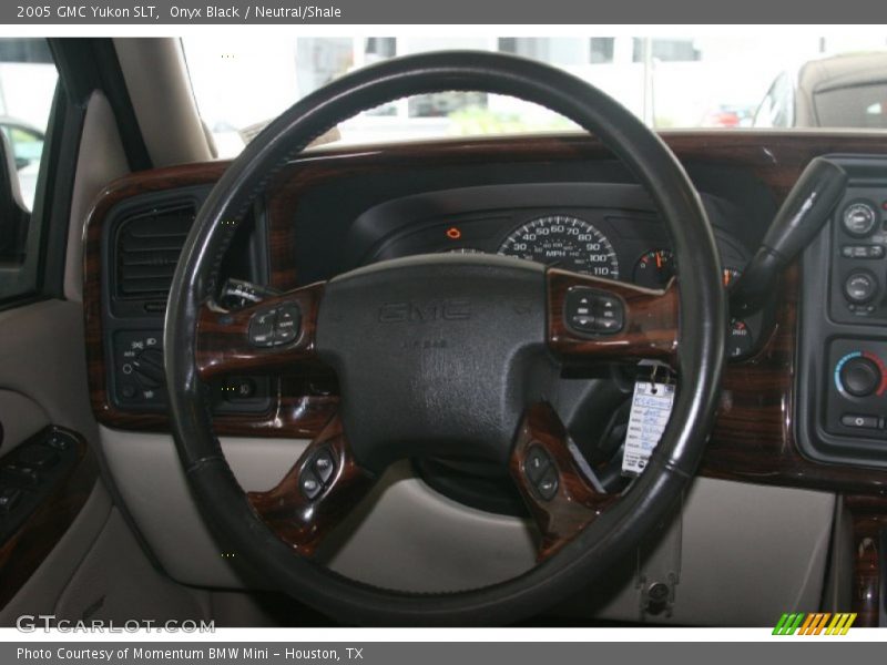 Onyx Black / Neutral/Shale 2005 GMC Yukon SLT