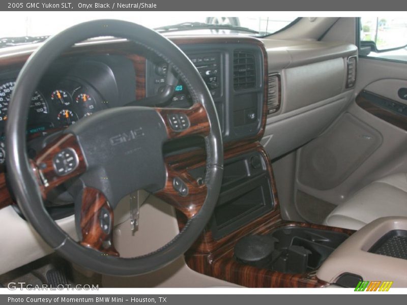 Onyx Black / Neutral/Shale 2005 GMC Yukon SLT