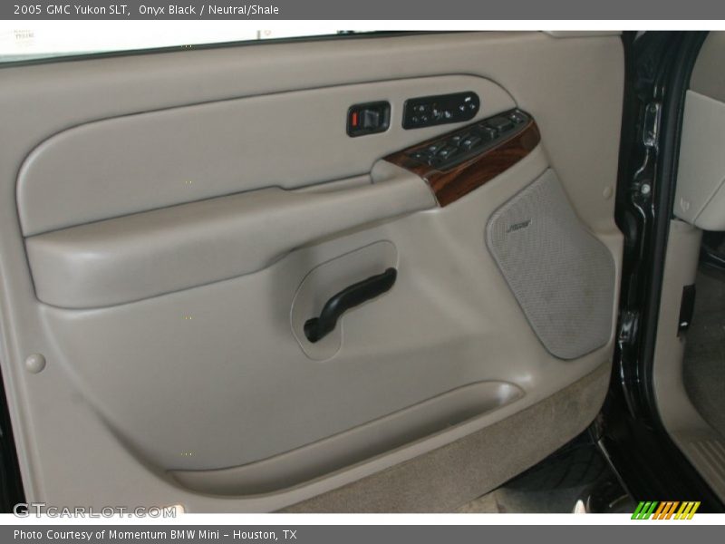 Onyx Black / Neutral/Shale 2005 GMC Yukon SLT