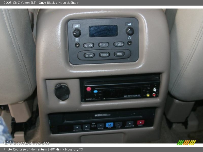 Onyx Black / Neutral/Shale 2005 GMC Yukon SLT