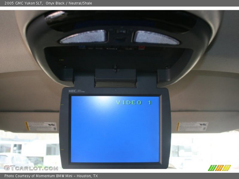 Onyx Black / Neutral/Shale 2005 GMC Yukon SLT
