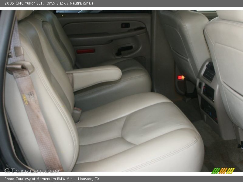 Onyx Black / Neutral/Shale 2005 GMC Yukon SLT