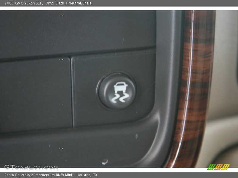 Onyx Black / Neutral/Shale 2005 GMC Yukon SLT