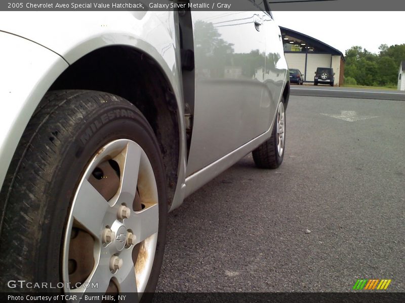 Galaxy Silver Metallic / Gray 2005 Chevrolet Aveo Special Value Hatchback
