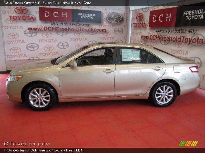 Sandy Beach Metallic / Ash Gray 2010 Toyota Camry XLE