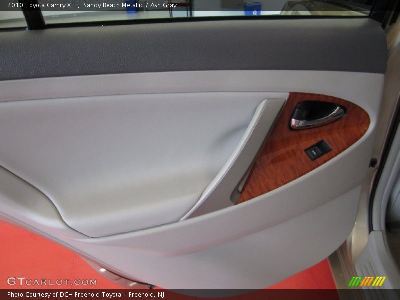Sandy Beach Metallic / Ash Gray 2010 Toyota Camry XLE
