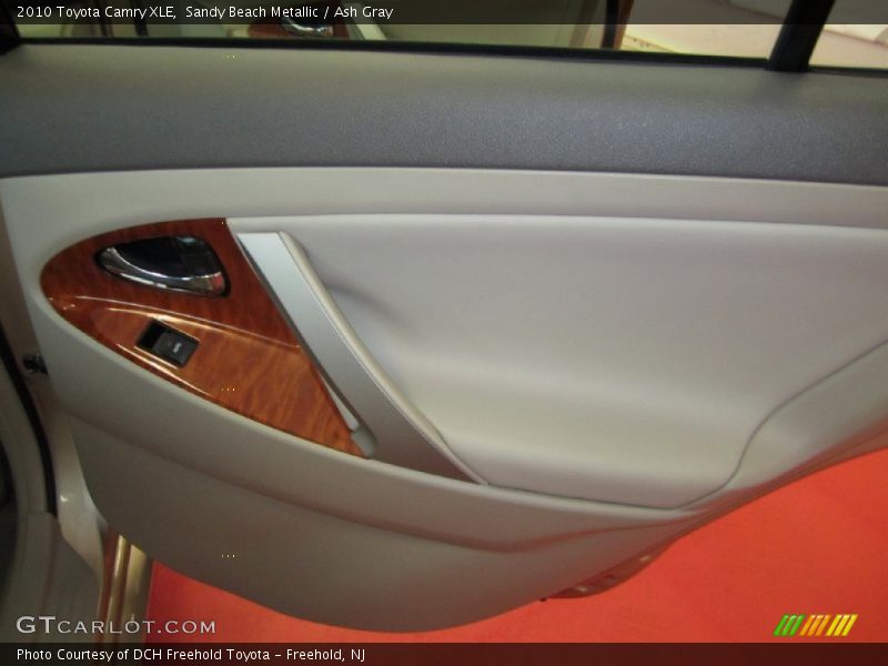 Sandy Beach Metallic / Ash Gray 2010 Toyota Camry XLE