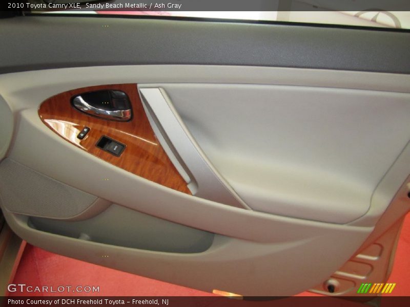 Sandy Beach Metallic / Ash Gray 2010 Toyota Camry XLE