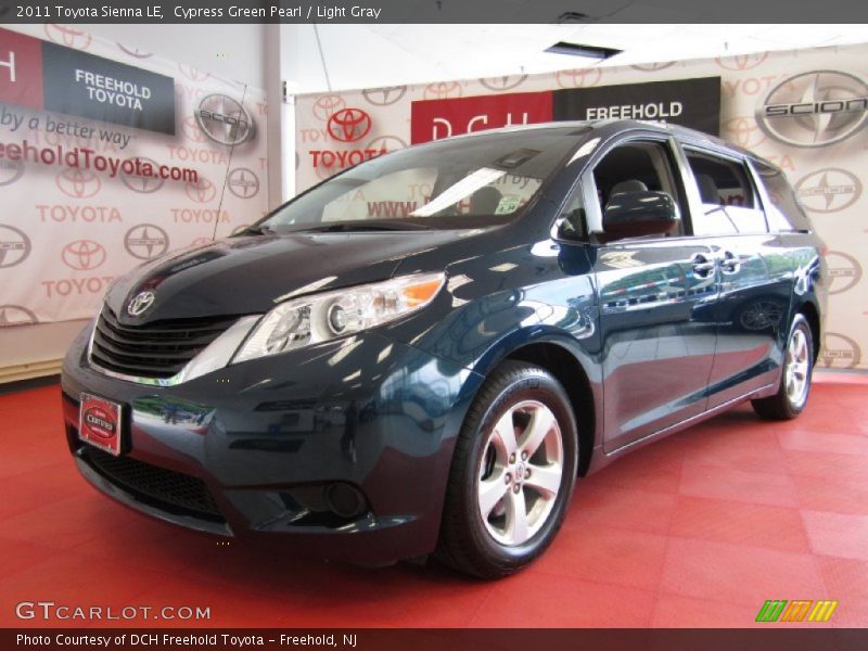 Cypress Green Pearl / Light Gray 2011 Toyota Sienna LE