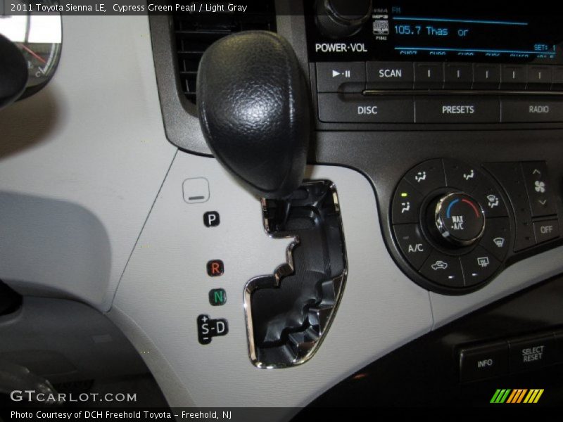 Cypress Green Pearl / Light Gray 2011 Toyota Sienna LE